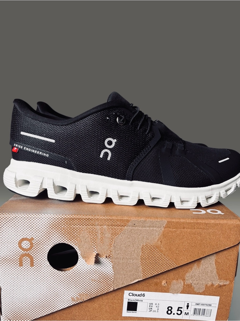 On Cloud 6 Men’s Running Shoes Size 8.5 Men Brand New